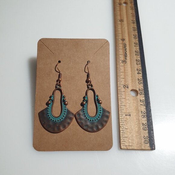 Boho Chic Pounded Copper Patina Bali Core Dangling Earrings Beach Core Mom Gift - Picture 3 of 4